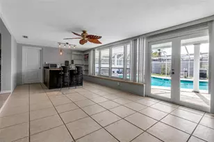 6422 Beechwood Ave, Sarasota, FL 34231 - Photo 14