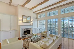 5024 Commonwealth Dr, Sarasota, FL 34242 - Photo 8