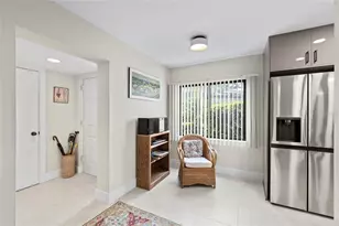 800 Hudson Ave, Sarasota, FL 34236 - Photo 6