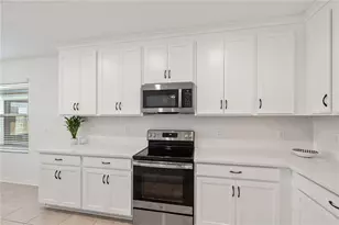 9725 Last Lgt Gln, Parrish, FL 34219 - Photo 8