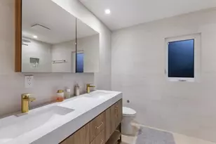 238 Island Cir, Sarasota, FL 34242 - Photo 32