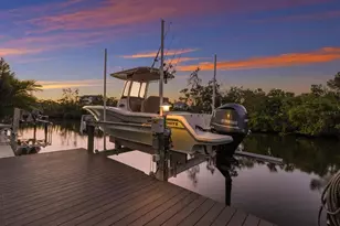 238 Island Cir, Sarasota, FL 34242 - Photo 52