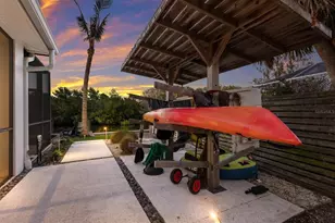 238 Island Cir, Sarasota, FL 34242 - Photo 48