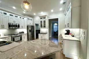 7448 39th Ct E, Sarasota, FL 34243 - Photo 10