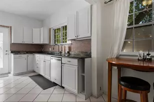 344 N Lantana Ave N, Sarasota, FL 34243 - Photo 6