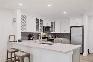 2100 Benjamin Franklin, Sarasota, FL 34236 - Photo 10