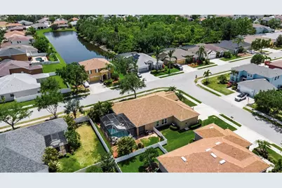 4706 Josselin Place, Parrish, FL 34219 - Photo 10