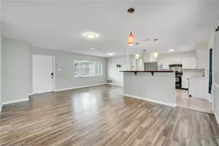 2705 20th Ave Dr W, Bradenton, FL 34205 - Photo 6