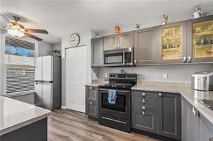 3750 Pinebrook Cir, Bradenton, FL 34209 - Photo 10