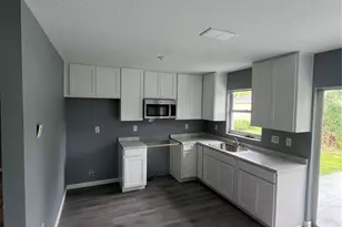 1719 24th St E, Palmetto, FL 34221 - Photo 8