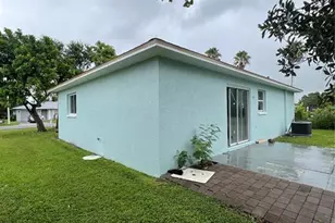 1719 24th St E, Palmetto, FL 34221 - Photo 16