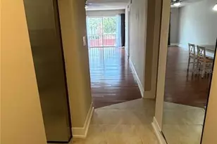 2763 Woodgate Ln, Sarasota, FL 34231 - Photo 4