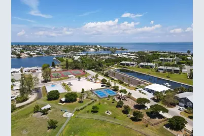 2918 Avenue E, Holmes Beach, FL 34217 - Photo 58