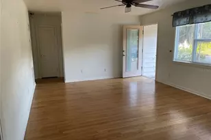 2415 Pelican Dr, Sarasota, FL 34237 - Photo 4