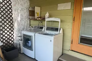 2415 Pelican Dr, Sarasota, FL 34237 - Photo 12