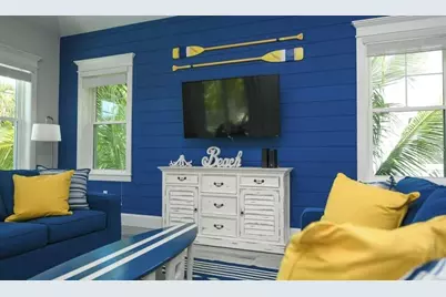 212 Spring Avenue, Anna Maria, FL 34216 - Photo 8