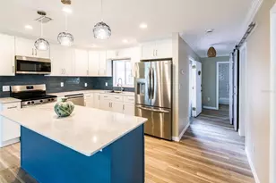 1900 Benjamin Franklin Dr, Sarasota, FL 34236 - Photo 6