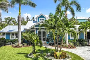 403 75th St, Holmes Beach, FL 34217 - Photo 14