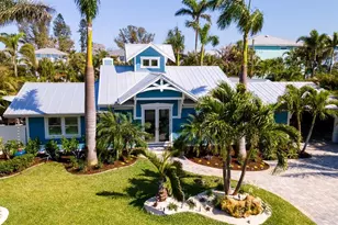 403 75th St, Holmes Beach, FL 34217 - Photo 2