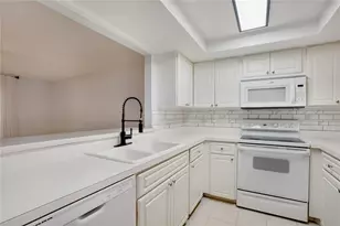 928 Sunridge Dr, Sarasota, FL 34234 - Photo 12