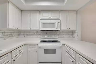 928 Sunridge Drive #F2, Sarasota, FL 34234 - Photo 10