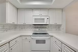 928 Sunridge Dr, Sarasota, FL 34234 - Photo 10