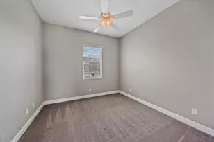 917 145th St Cir NE, Bradenton, FL 34212 - Photo 8