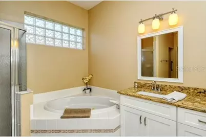 9480 Forest Hills Circle, Sarasota, FL 34238 - Photo 20