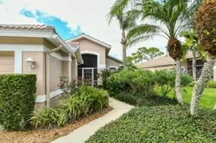 9480 Forest Hills Cir, Sarasota, FL 34238 - Photo 2