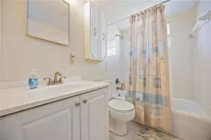 102 Capri Isles Blvd, Venice, FL 34292 - Photo 24