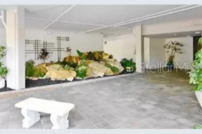 435 S Gulfstream Avenue #506, Sarasota, FL 34236 - Photo 2