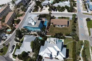 3701 5th Ave, Holmes Beach, FL 34217 - Photo 38