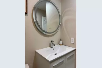 170 Roosevelt Drive #5, Sarasota, FL 34236 - Photo 8