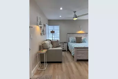 170 Roosevelt Drive #5, Sarasota, FL 34236 - Photo 6