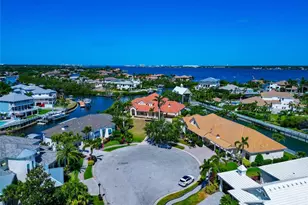 4700 Mainsail Dr, Bradenton, FL 34208 - Photo 10