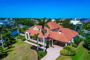 4700 Mainsail Dr, Bradenton, FL 34208 - Photo 2