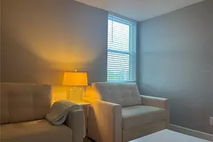 2755 Coconut Bay Ln, Sarasota, FL 34237 - Photo 4