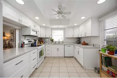 3662 Bonaventure Court, Sarasota, FL 34243 - Photo 10