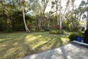 705 W Venice Ave, Venice, FL 34285 - Photo 20