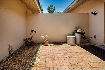 4812 Kestral Park Circle #20, Sarasota, FL 34231 - Photo 8