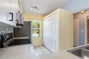 642 N Jefferson Ave, Sarasota, FL 34237 - Photo 12