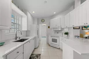 7641 Quinto Dr, Sarasota, FL 34238 - Photo 8