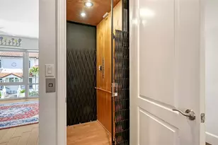 235 Cocoanut Ave, Sarasota, FL 34236 - Photo 10