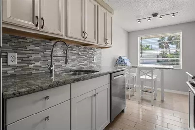 208 Peacock Lane, Holmes Beach, FL 34217 - Photo 28
