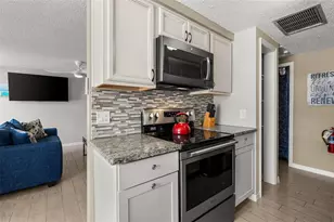 208 Peacock Ln, Holmes Beach, FL 34217 - Photo 30