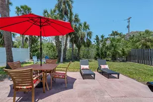 208 Peacock Ln, Holmes Beach, FL 34217 - Photo 20