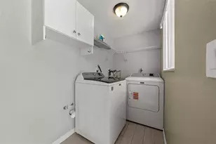 208 Peacock Ln, Holmes Beach, FL 34217 - Photo 20