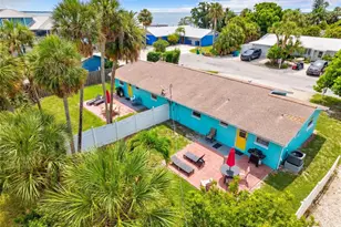 208 Peacock Ln, Holmes Beach, FL 34217 - Photo 22