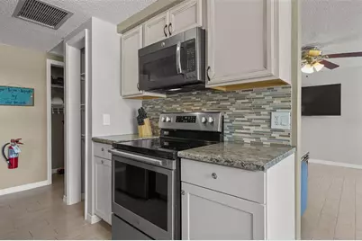 208 Peacock Lane, Holmes Beach, FL 34217 - Photo 14