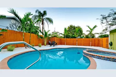 1010 68th Street NW, Bradenton, FL 34209 - Photo 2